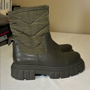Sam Edelman Orleans Chunky Leather Quilted Ankle Boots Olive Size 6M